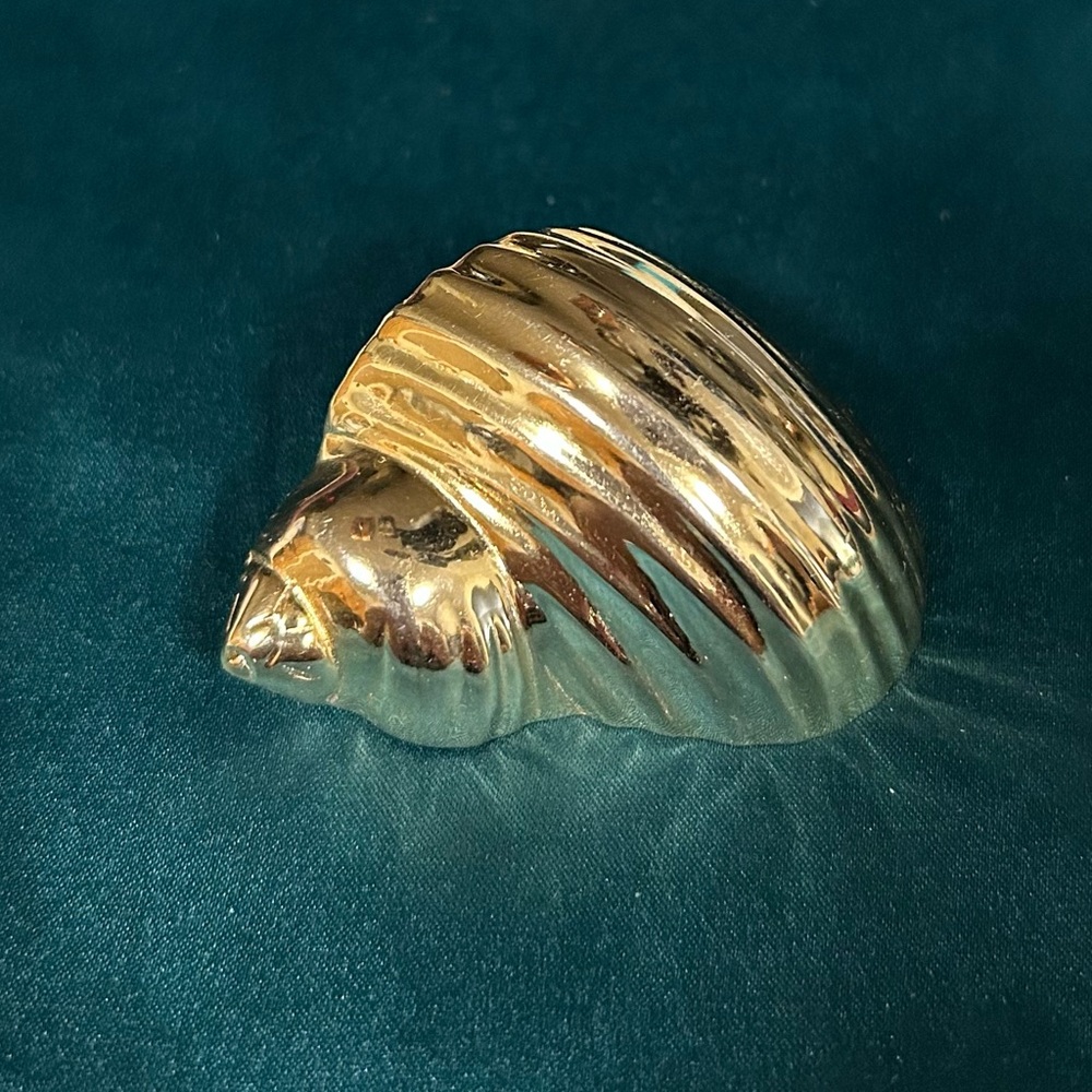 VINTAGE GOLD TONE SIGNED GAY BOYER SNAIL SHELL RING